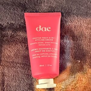 Dae Cactus Fruit 3-in-1 Styling Cream - Pink